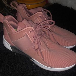 Redbox women’s sneakers